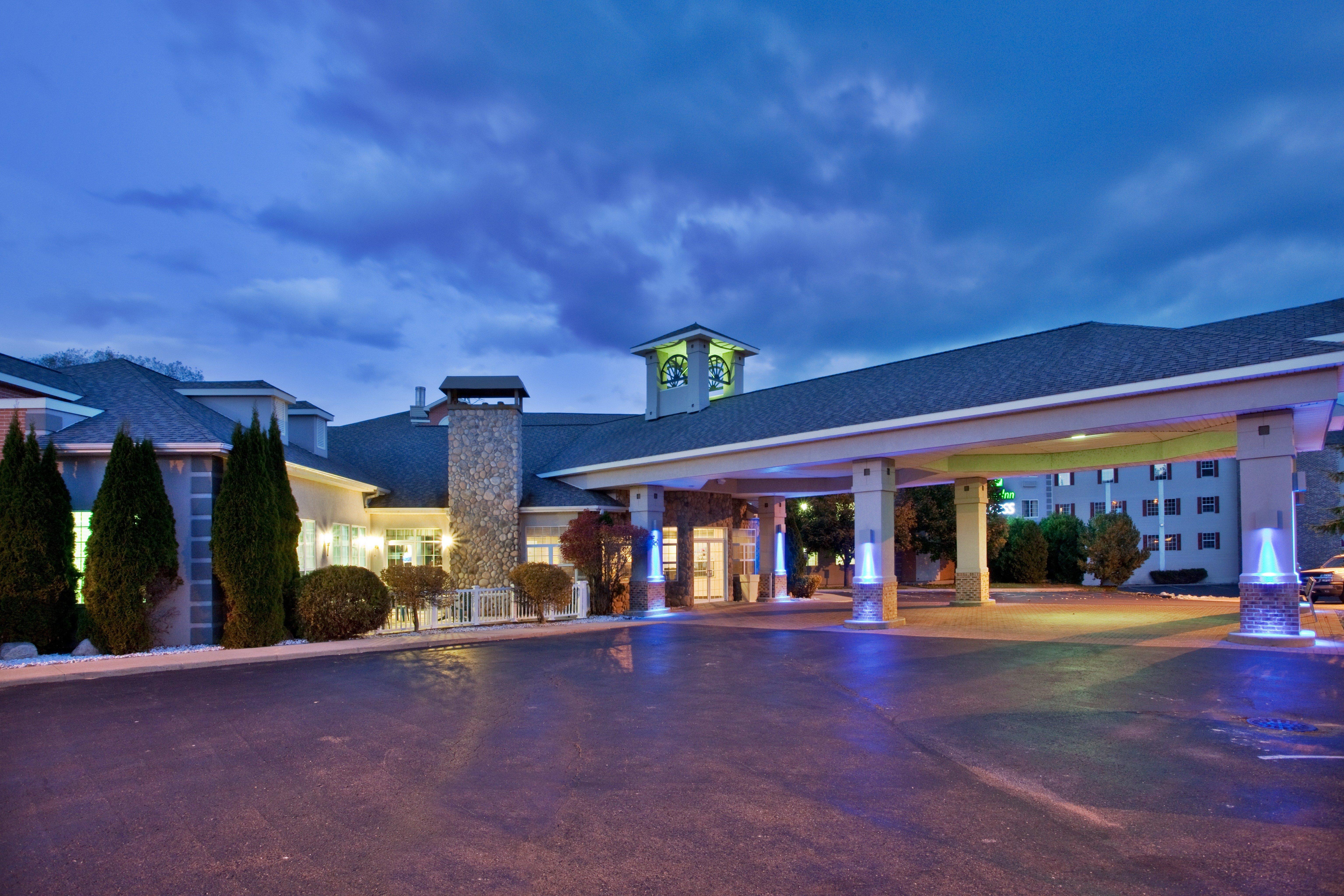 Holiday Inn Express St Ignace-Lake Central By Ihg St. Ignace Exterior foto