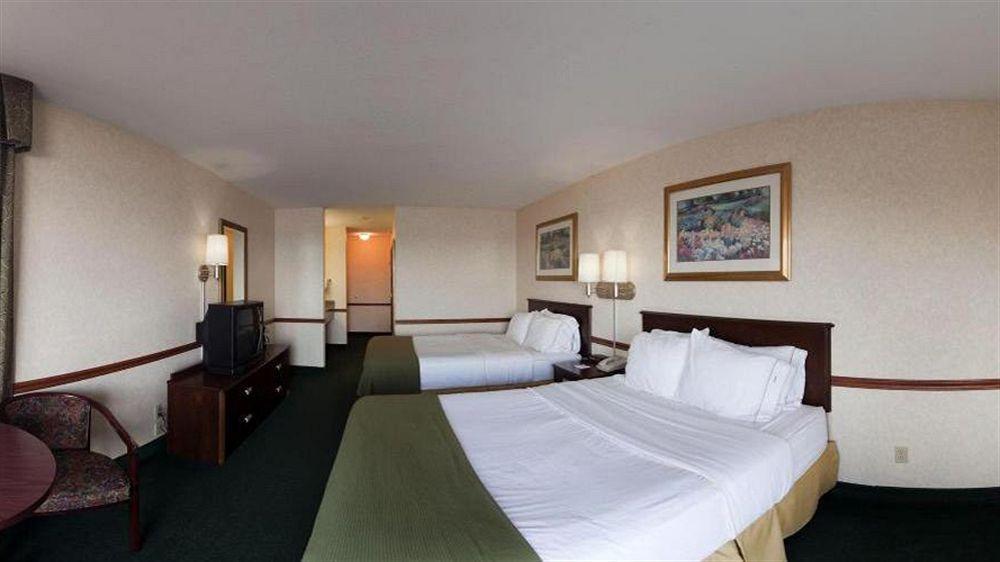 Holiday Inn Express St Ignace-Lake Central By Ihg St. Ignace Exterior foto