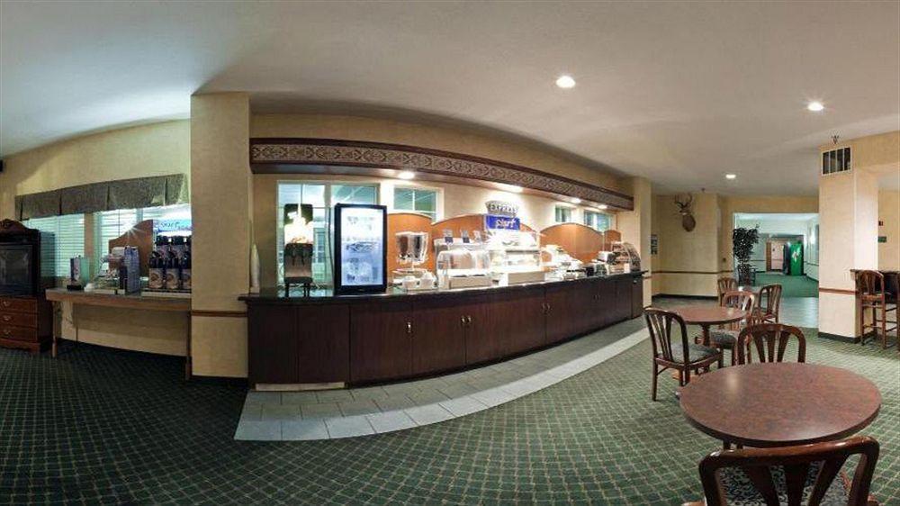 Holiday Inn Express St Ignace-Lake Central By Ihg St. Ignace Exterior foto